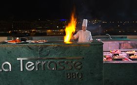 Two Seasons Hotel & Apartments